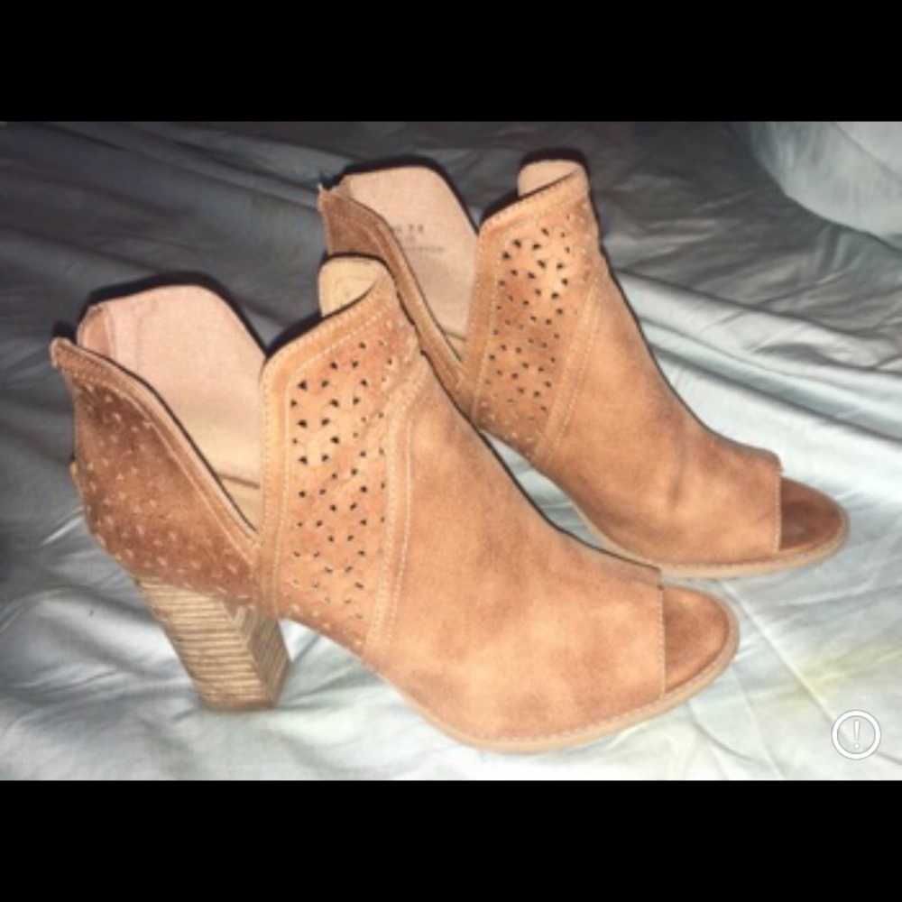 Leather shoes fit like an 8.5